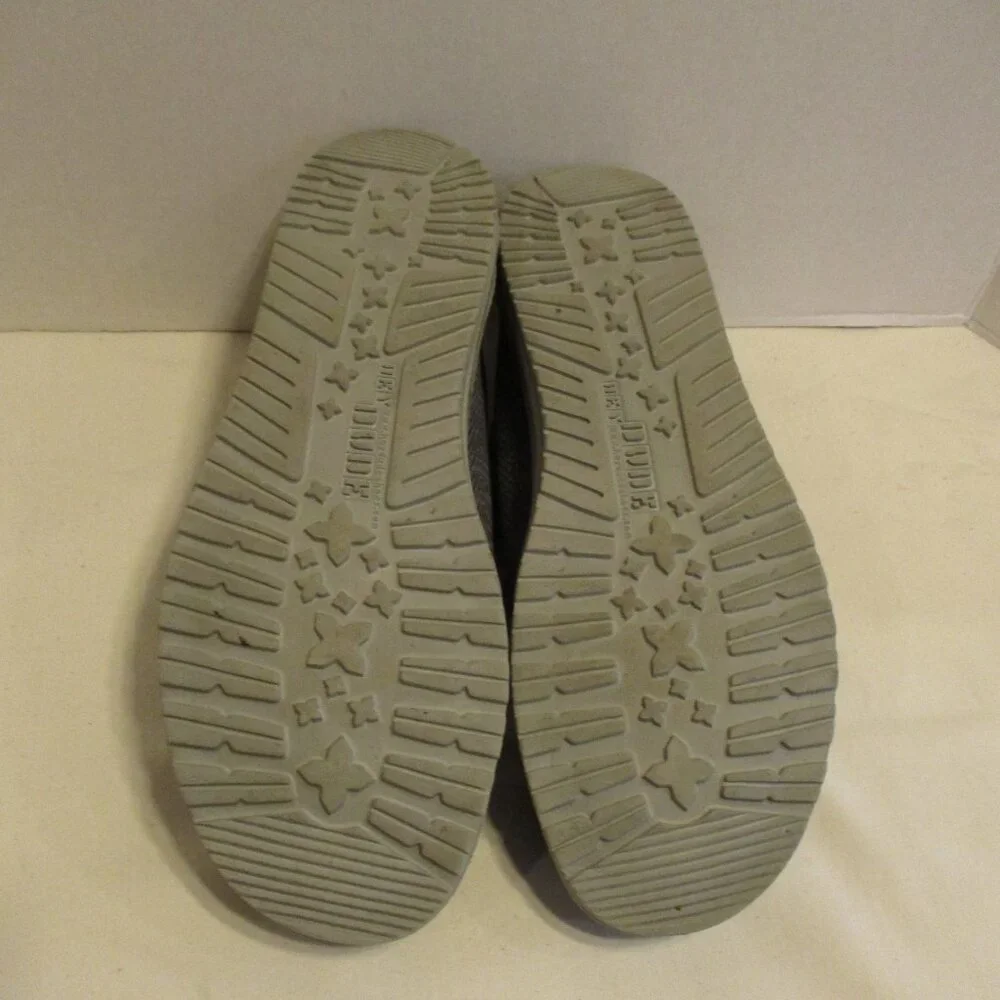 Hey Dude Shoes Wally Sox Men Size 9 Charcoal Travel Airport Vacation Fun Shoes